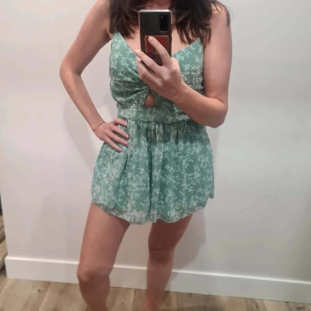 Windsor Rompers - Picture 9 of 9